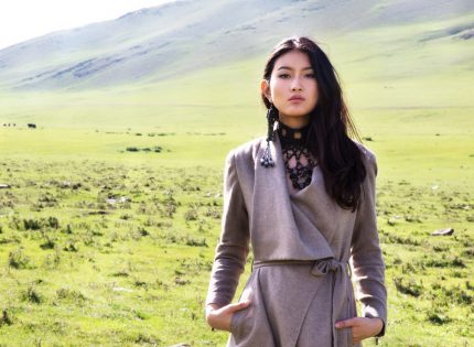 Rencontrer une femme mongole : beauté, caractère et conseils pour une relation sincère