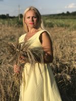 Nelya from Ukraine is looking for a man