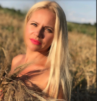 Nelya from Ukraine is looking for a man