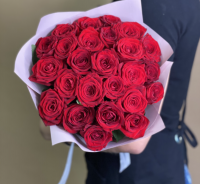 Bouquet de 25 roses avec livraison en Ukraine
